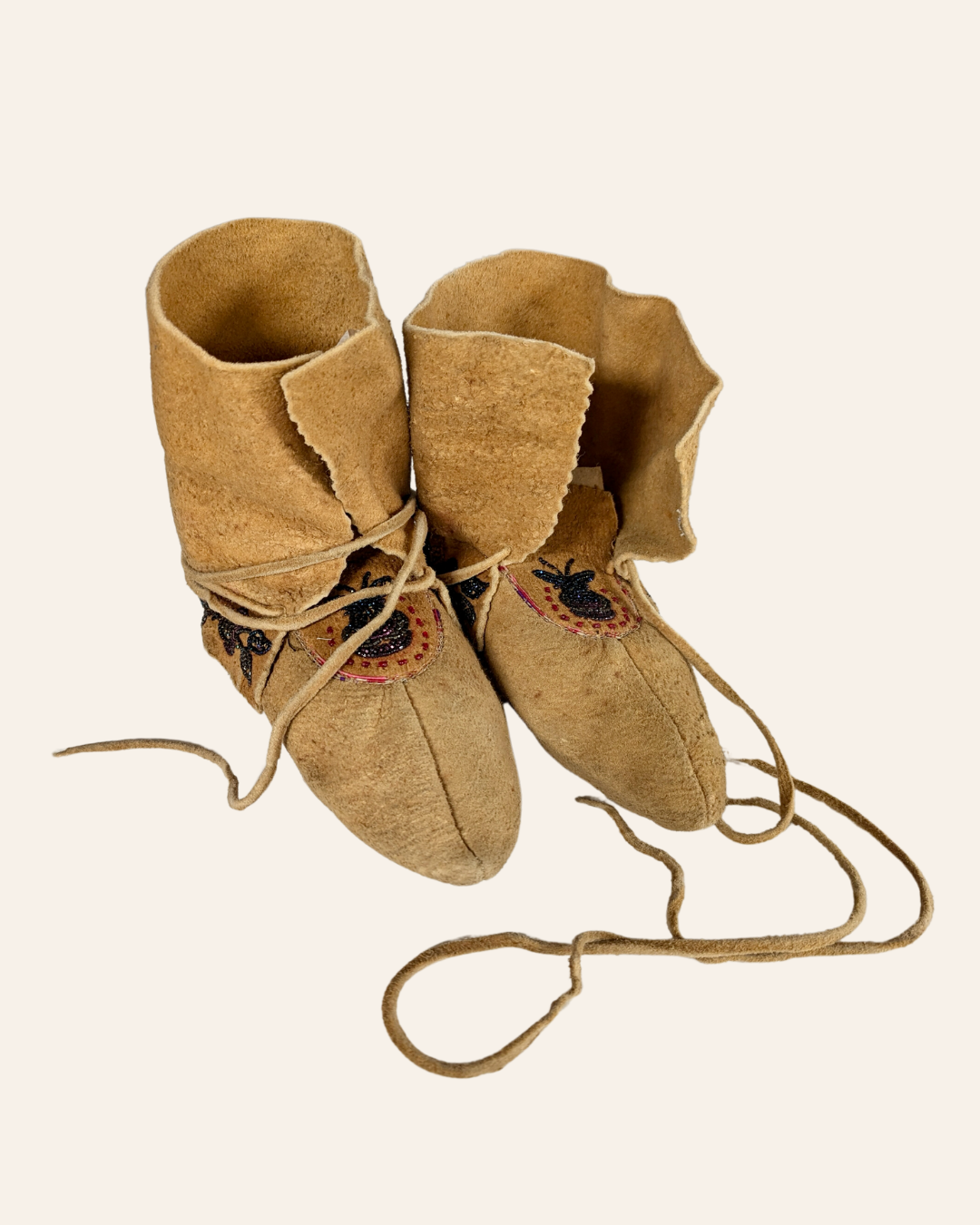 Maker once known, moccasins, ca. early 20th century, Collection of Glenbow. In memory of William James Kent.